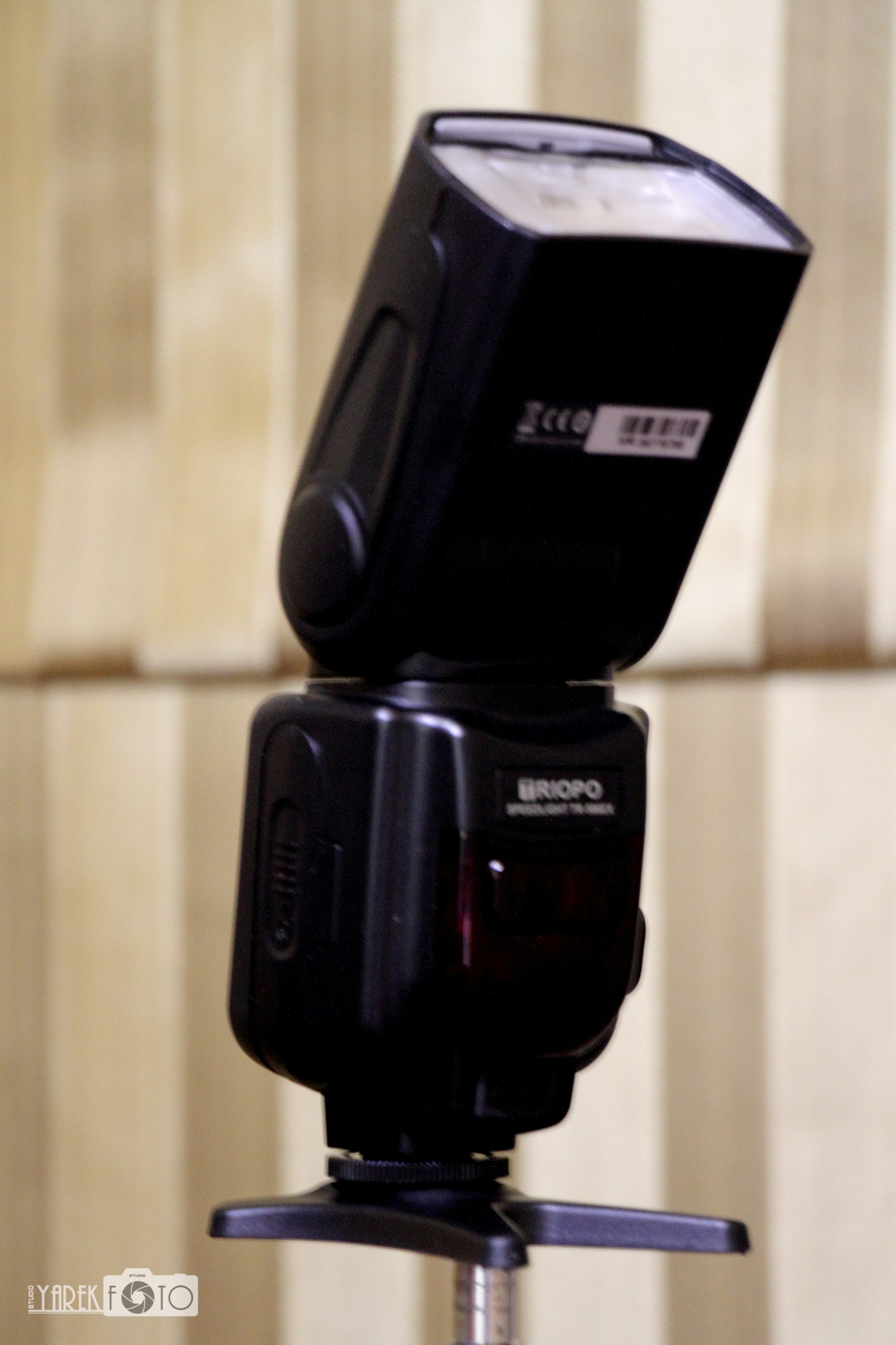 Моя перша фотостудія – про види стійок для фото світла і перша світлова схема.