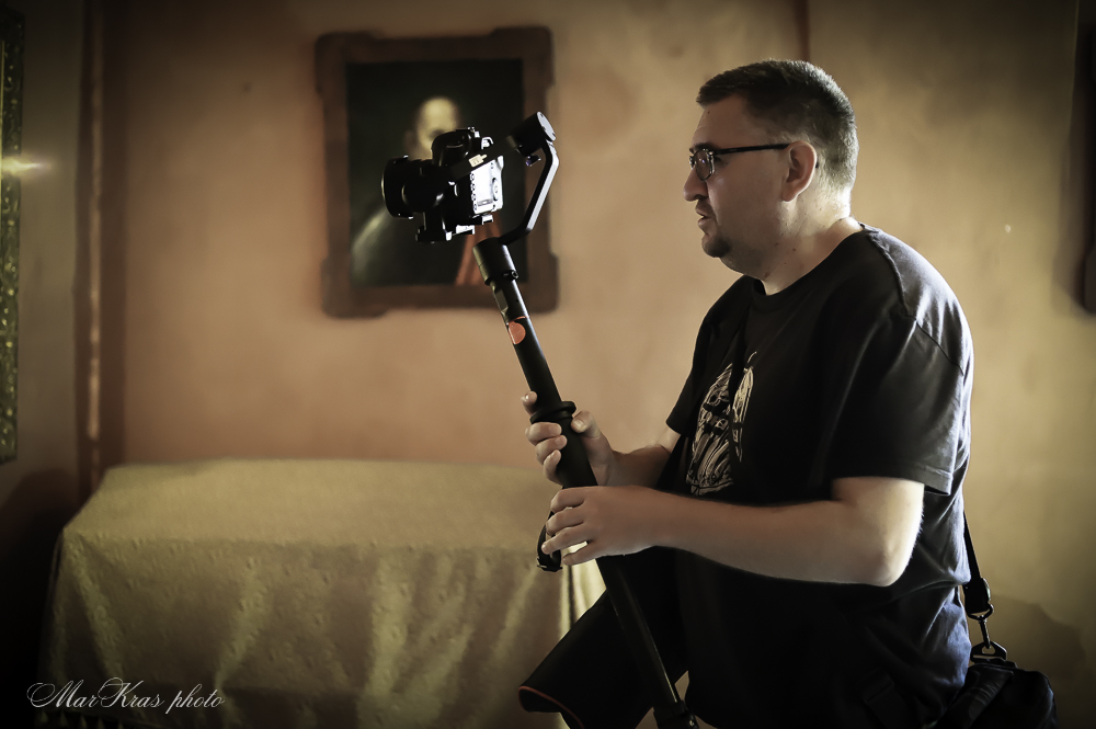 Електронний стабілізатор Moza Aircross  – вступ і враження.